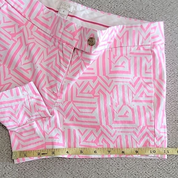 J. Crew Factory Neon Pink and White Geometric Aztec Chino Shorts - Size 4 - Picture 11 of 14